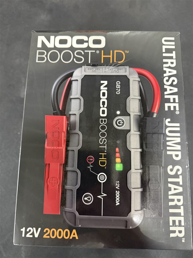NOCO 2000A jump starter